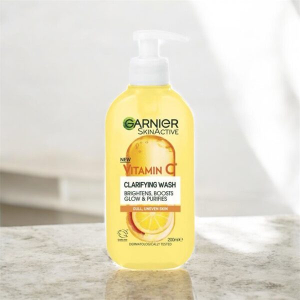 Garnier Skin Active Vitamin C Clarifying Wash – Cleansing Face Gel (200ml)