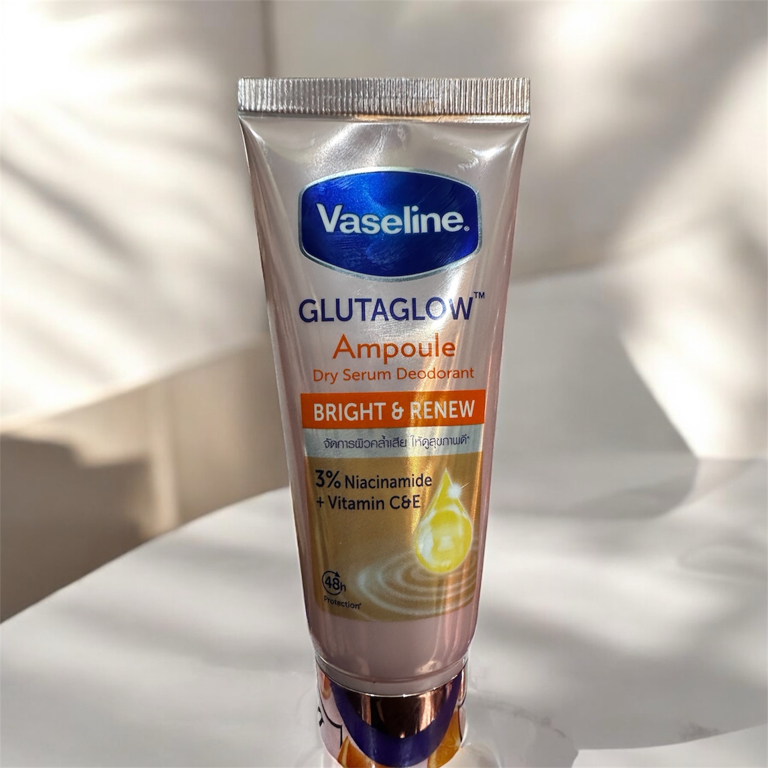 VASELINE -GLUTAGLOW Bright and Renew (3% Niacinamide + Vit C & E) Ampoule Serum deodorant 45ml
