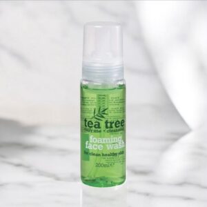Refresh and cleanse your skin with Tea Tree Foaming Face Wash 200ml, a gentle yet effective daily cleanser enriched with natural tea tree extract to purify pores, control excess oil, and reduce breakouts for clear, healthy-looking skin.